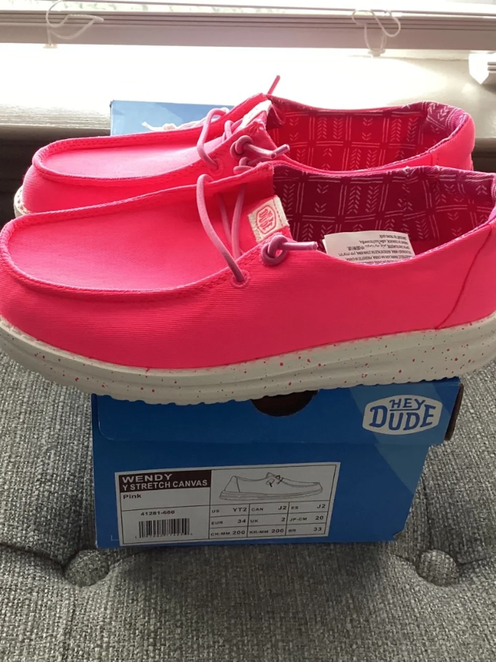 Hey Dude Little Girls' Wendy Canvas Casual Moccasin Sneakers, size 2
